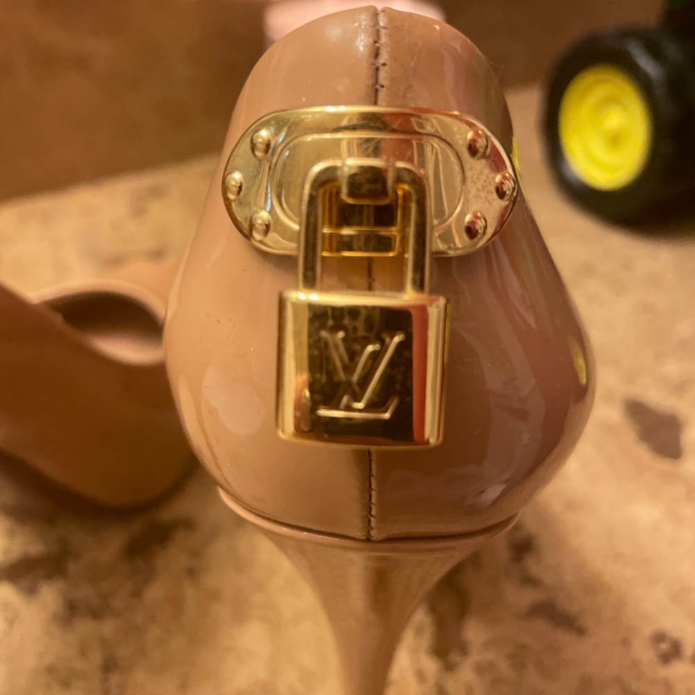 Louis Vuitton Pumps - Picture 2 of 6